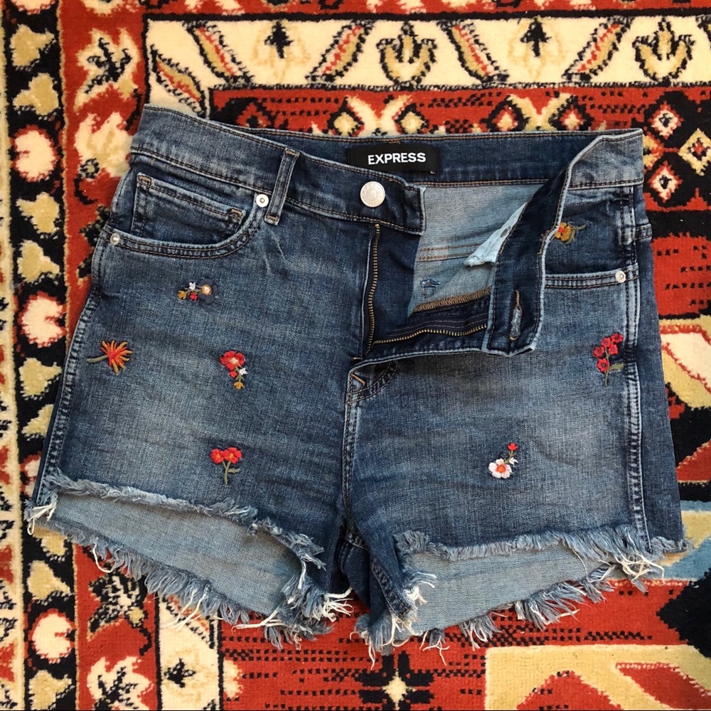 Embroidered high waisted cut offs